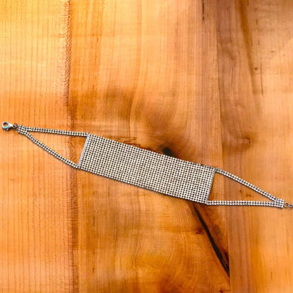 Chocker necklace
